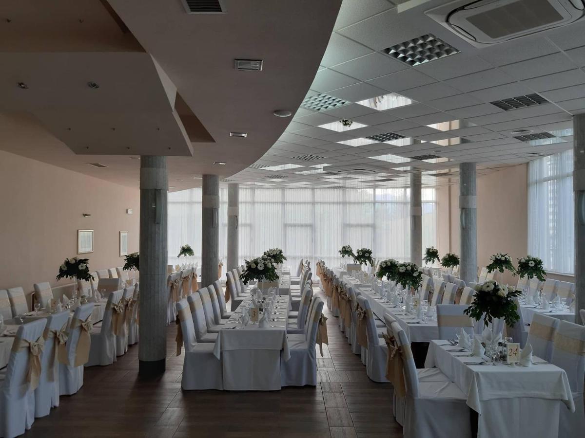 Park Hotel Bihac Bagian luar foto