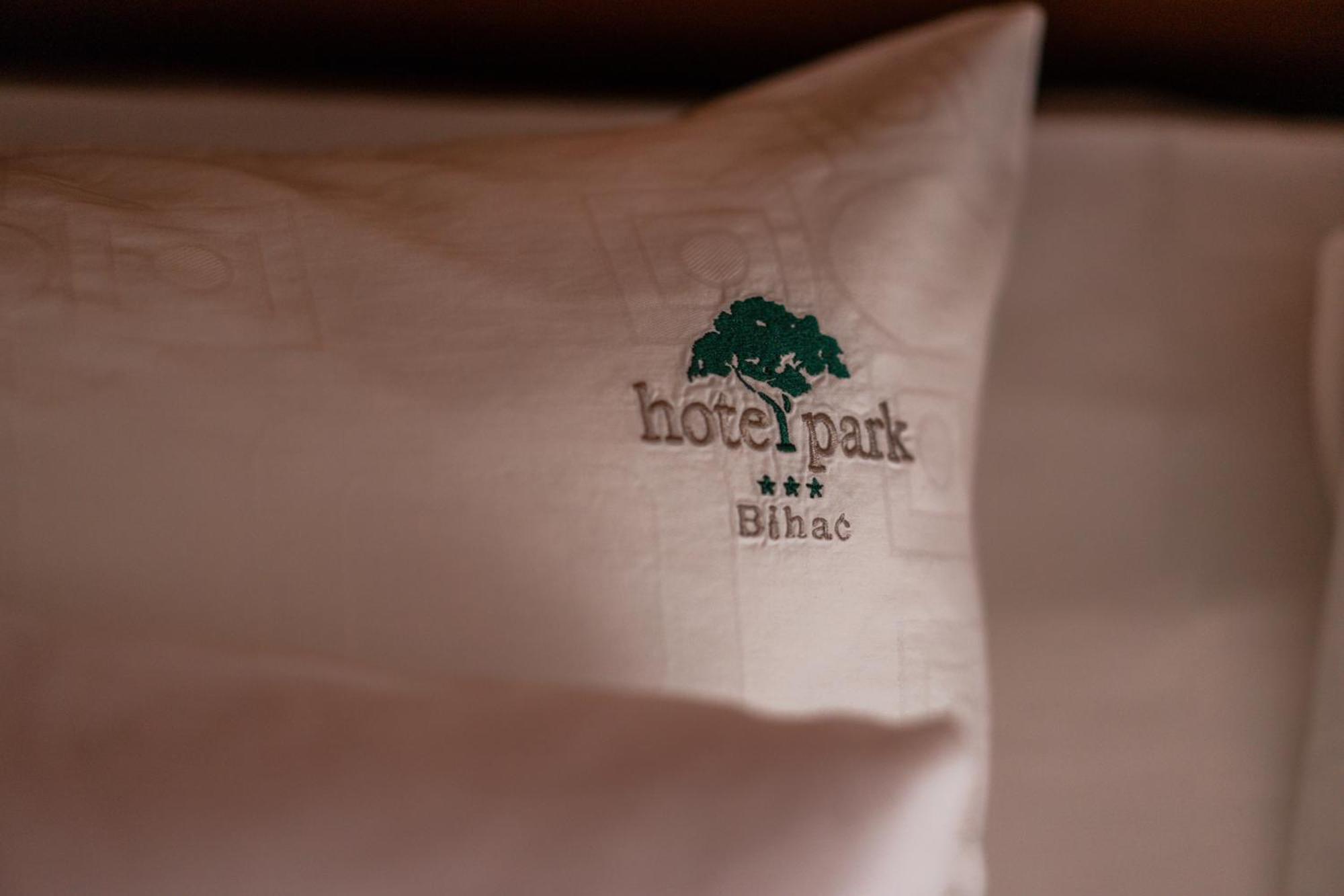 Park Hotel Bihac Bagian luar foto