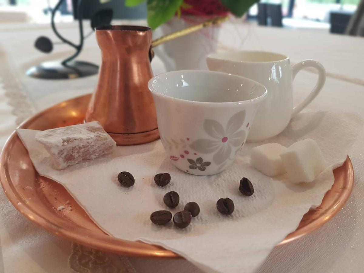 Park Hotel Bihac Bagian luar foto
