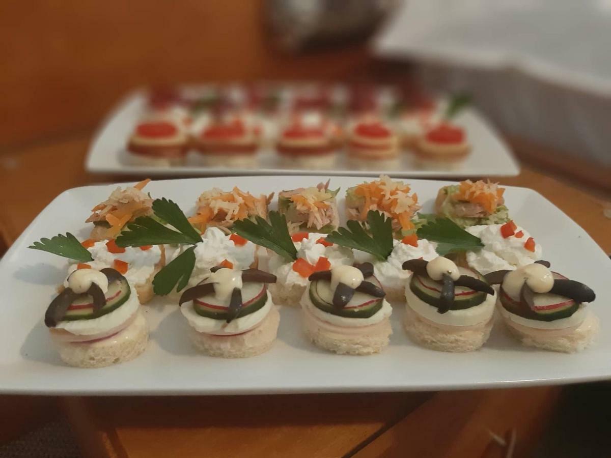 Park Hotel Bihac Bagian luar foto